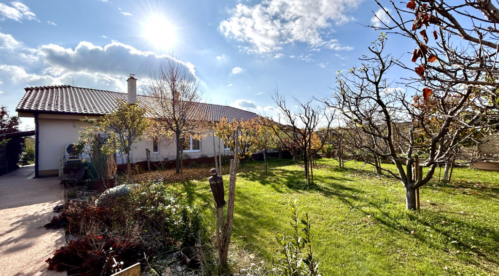 PREDANÝ 5 izbový rodinný dom s úžasným pozemkom v PEZINKU