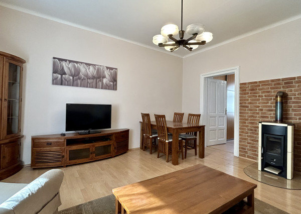 PRENAJATÝ Veľkorysý 3 izbový byt v Starom Meste na prenájom