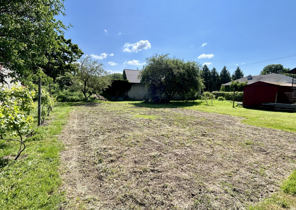 PREDANÝ pozemok v obci Hronovce