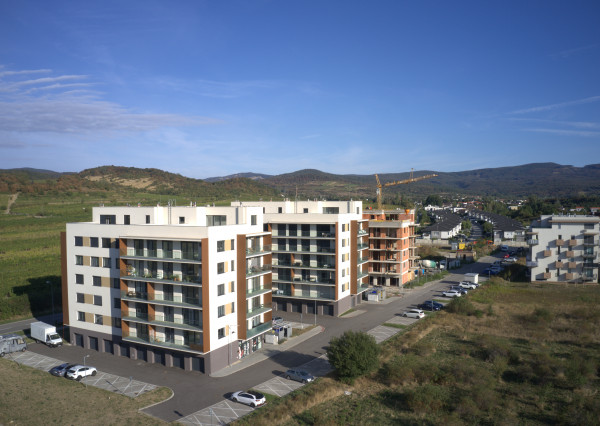 PREDANÝ 2 izbový byt s loggiou v skolaudovanom bytovom dome - Byty Rozálka